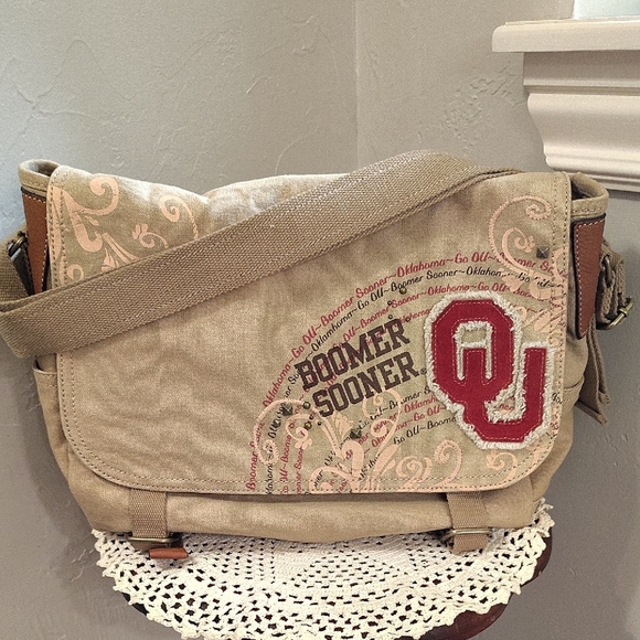 Fossil X OU Sooners Canvas Messenger Bag Tan Crimson OU Patch Adjustable Strap - Picture 1 of 9